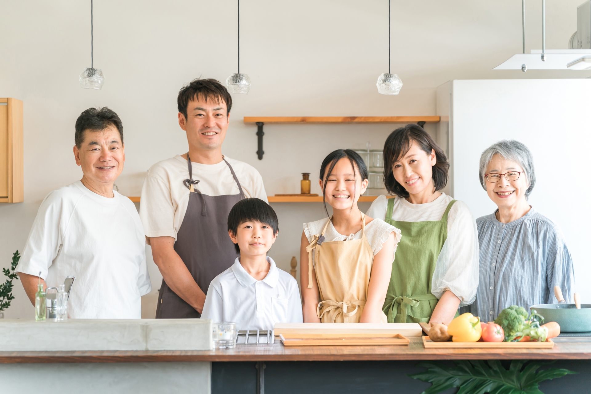 持病があっても食事を楽しむシニア 神戸市 インプラント治療後